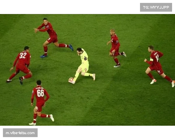 维尼修斯频繁与巴萨球员发生冲突 争议不断