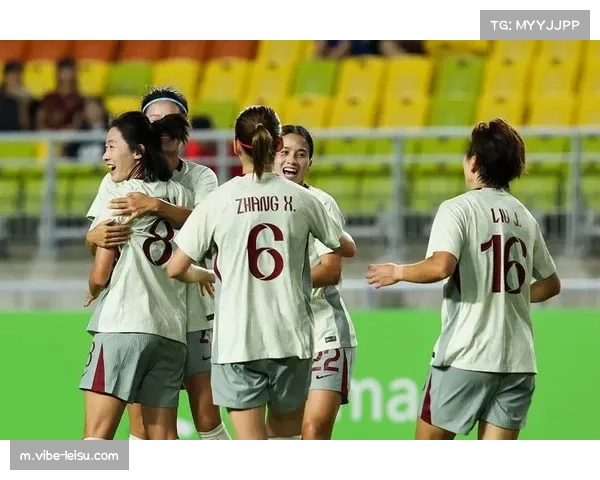 中国女足陈巧珠李梦雯边后卫组合表现稳健 防守宽度覆盖充分